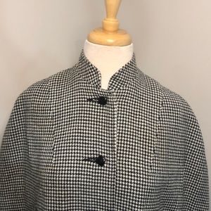 Dutchmaid vintage black and white houndstooth cape, size S